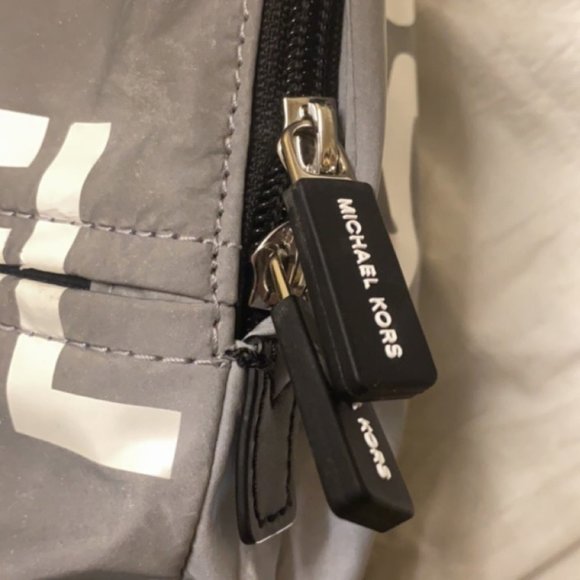 Michael Kors - Reflective Backpack - RARE FIND! - Picture 10 of 10
